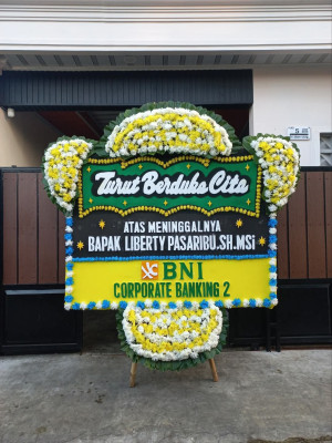 Papan Bunga Duka di Padaleu
