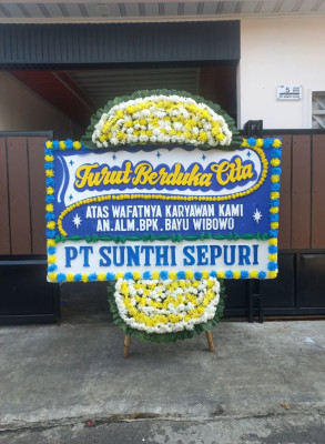 Papan Bunga Duka di Padaleu